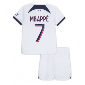 Otroški Nogometni dresi Paris Saint-Germain Kylian Mbappe #7 Gostujoči 2023-24 Kratek Rokav (+ Kratke hlače)